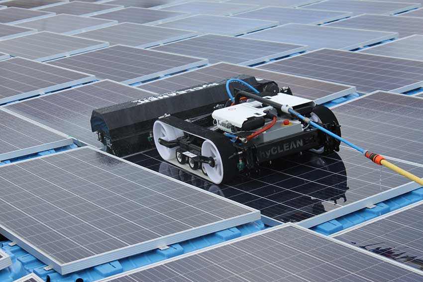 PANEL CLEANING ROBOT HYCLEANER® BLACK SOLAR FACELIFT CONVINCES WHILE CLEANING HIGH-EFFICIENT FLOATING PV-SYSTEMS ON UNUSED WATER ENVIRONMENTS